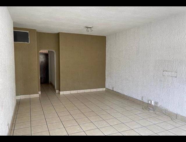 3 BEDROOM TOWNHOUSE FOR SALE IN BRAMLEY PARK